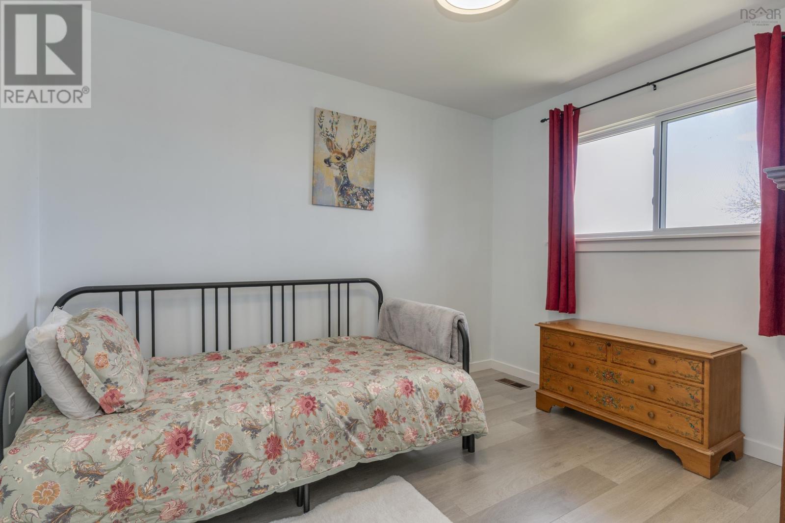 10 Shrewsbury Road - 35
