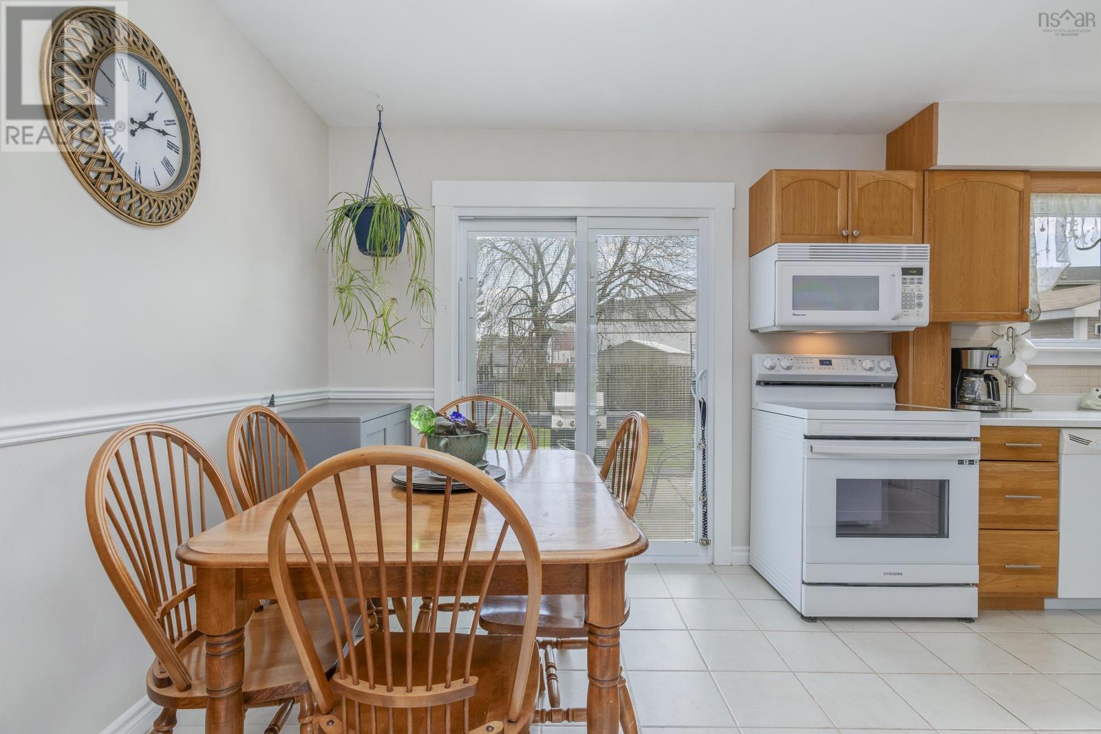 10 Shrewsbury Road - 13