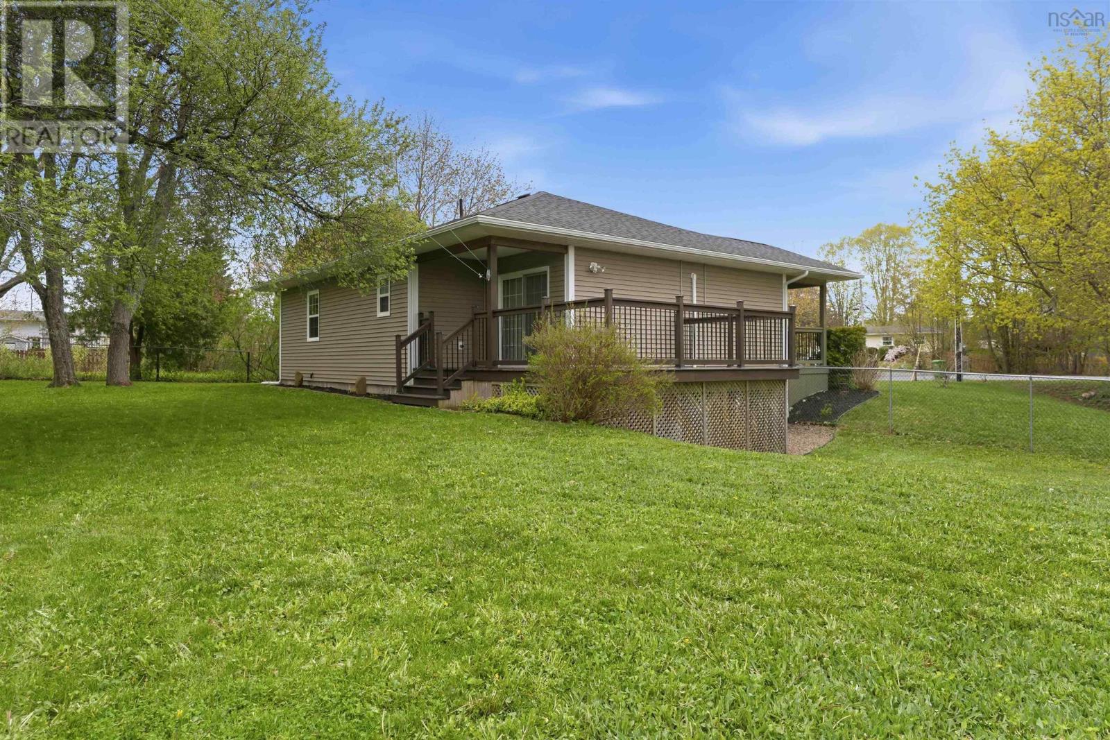 14 Smith Avenue - 47