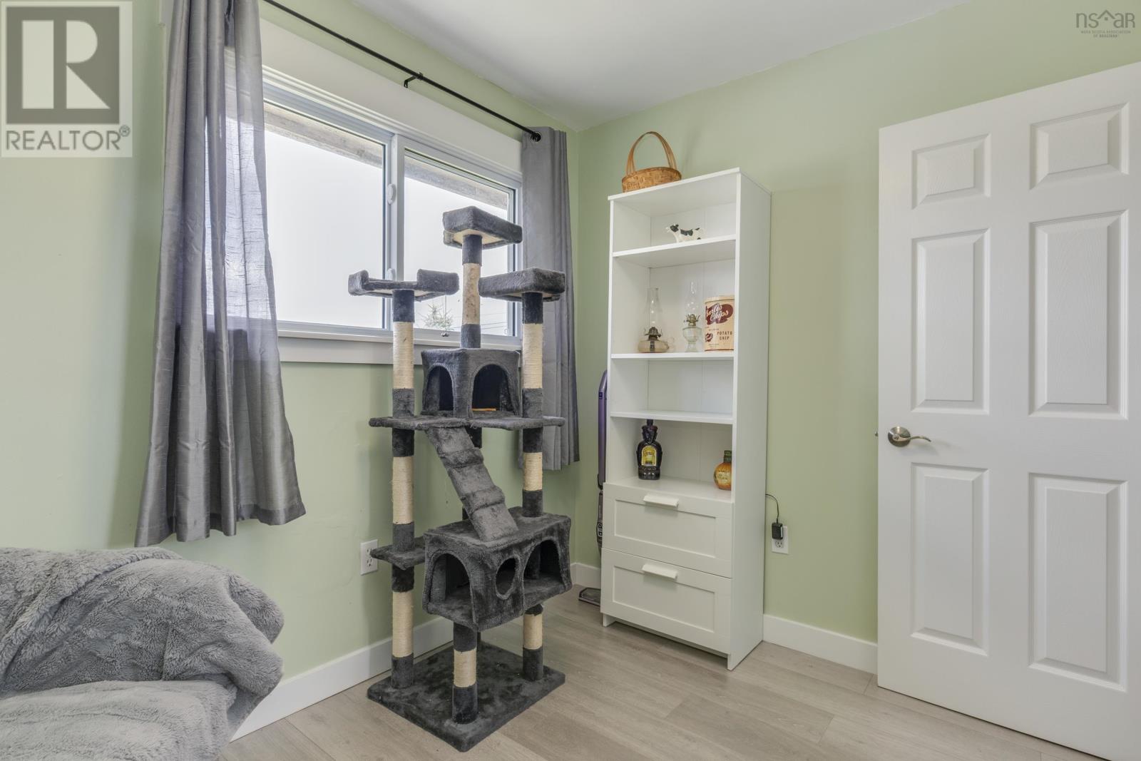 10 Shrewsbury Road - 23