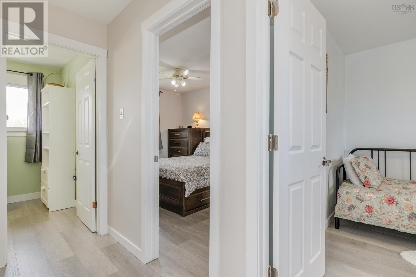 10 Shrewsbury Road - 32