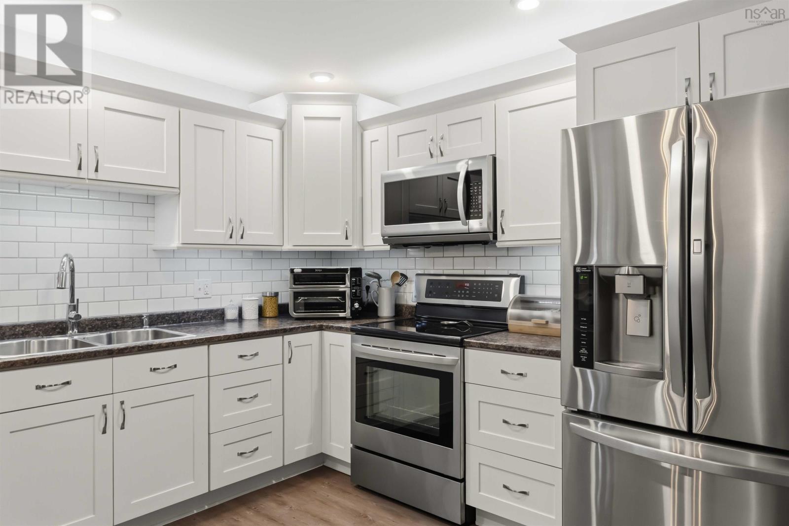 14 Smith Avenue - 24