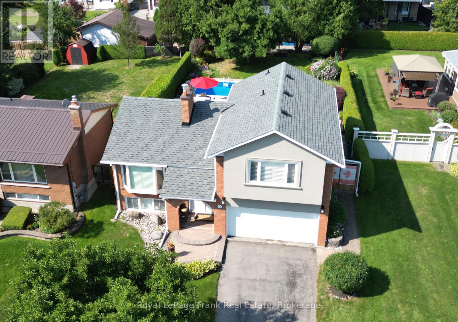 524 CENTRE STREET N - 47