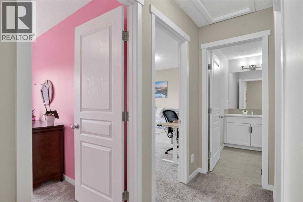 377 Masters Avenue SE - 31