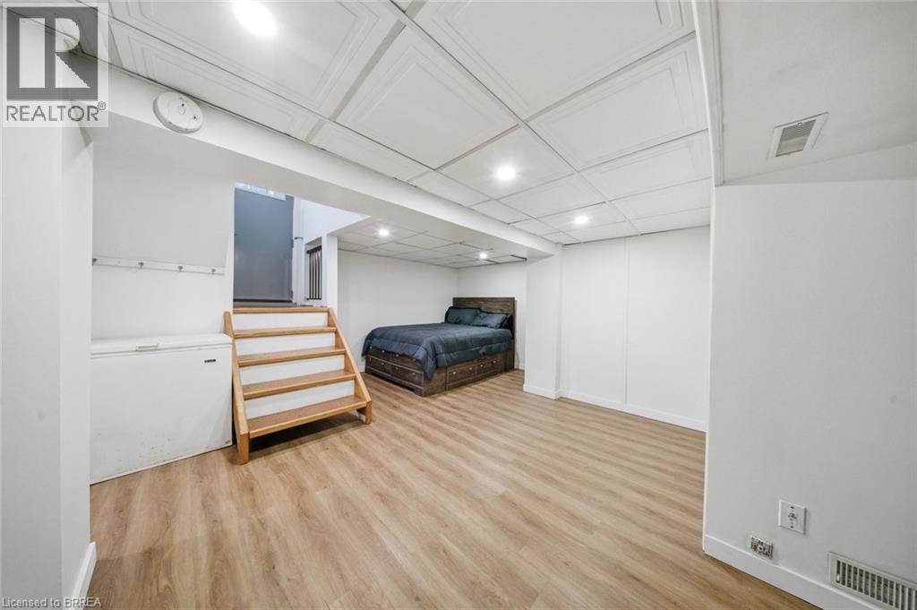 7 BARRY Drive - 19