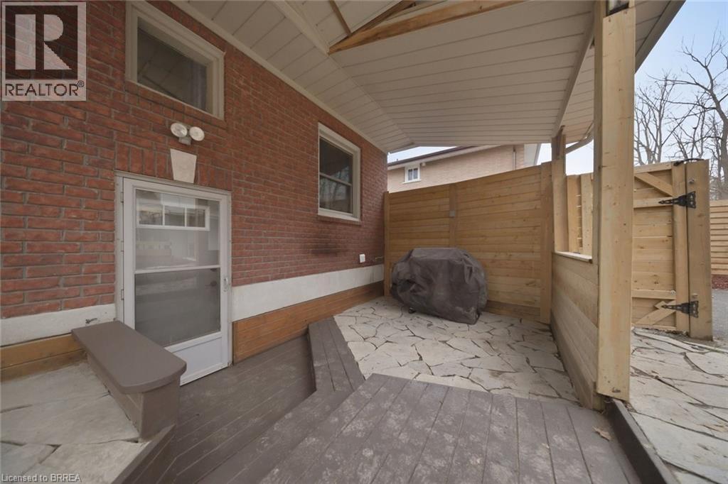 7 BARRY Drive - 33