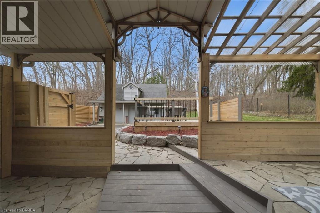 7 BARRY Drive - 34