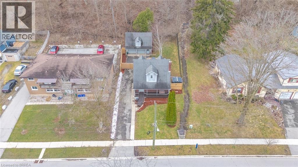 7 BARRY Drive - 39