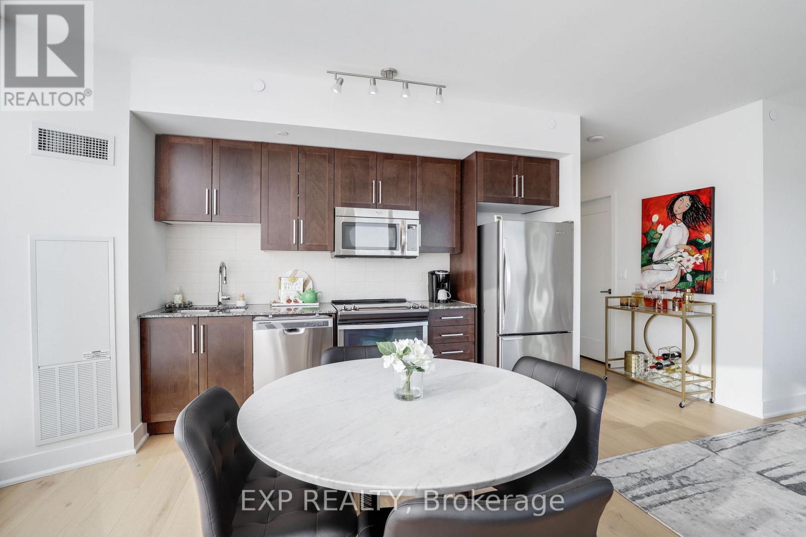 #810 485 RICHMOND ROAD - 22