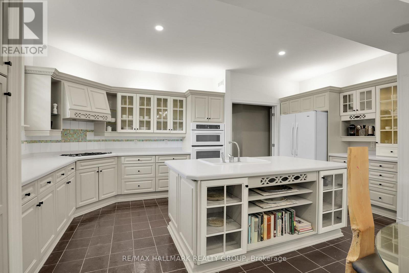 435 WESTMINSTER AVENUE - 12