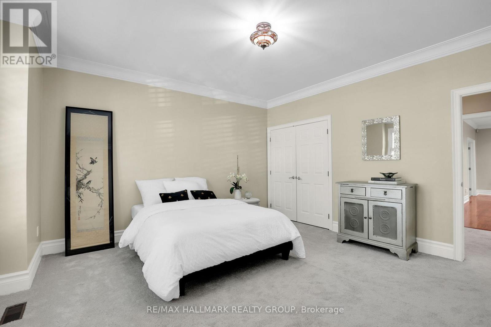 435 WESTMINSTER AVENUE - 32