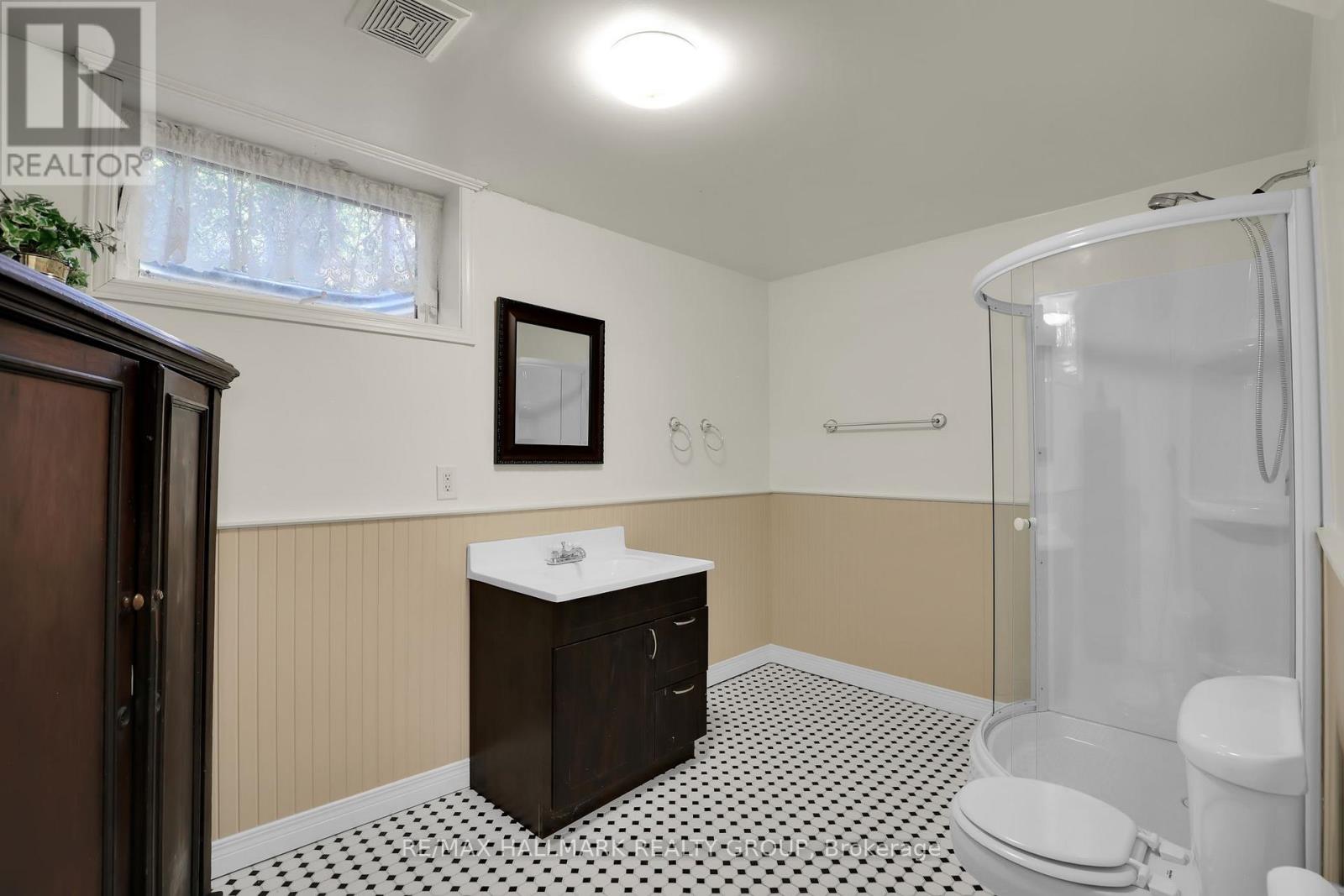 435 WESTMINSTER AVENUE - 40