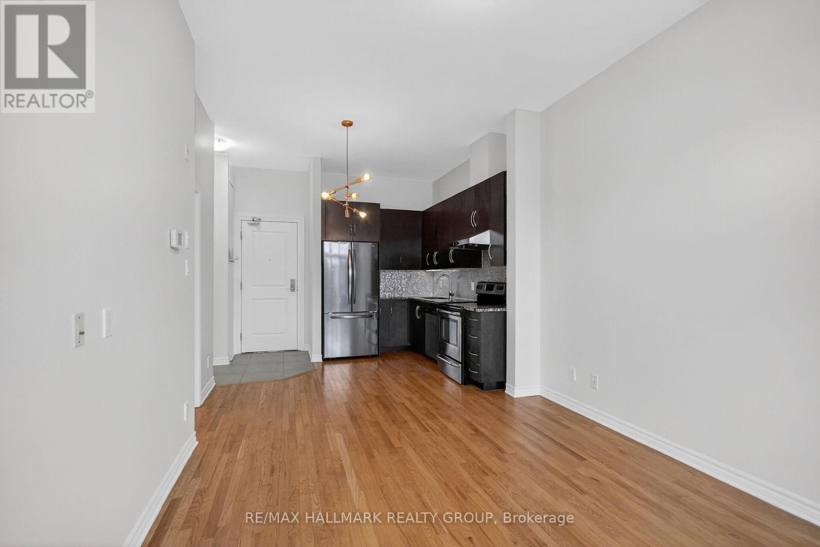 #210 682 CHURCHILL AVENUE N - 9
