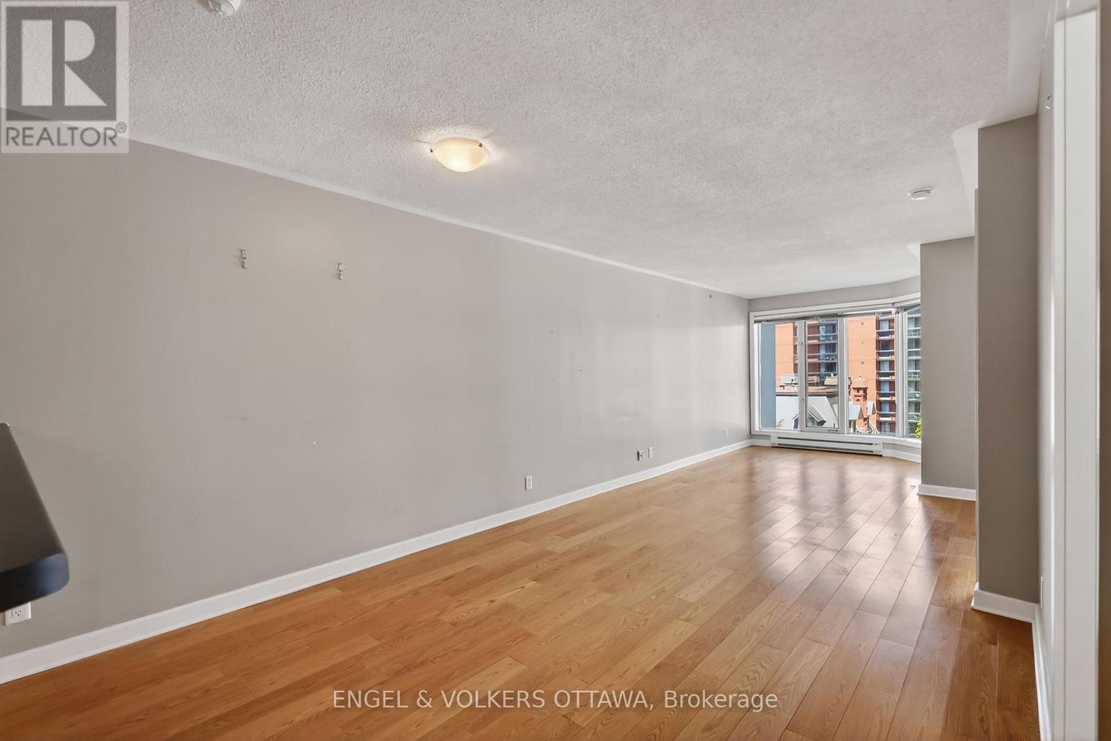 #604 138 SOMERSET STREET W - 13