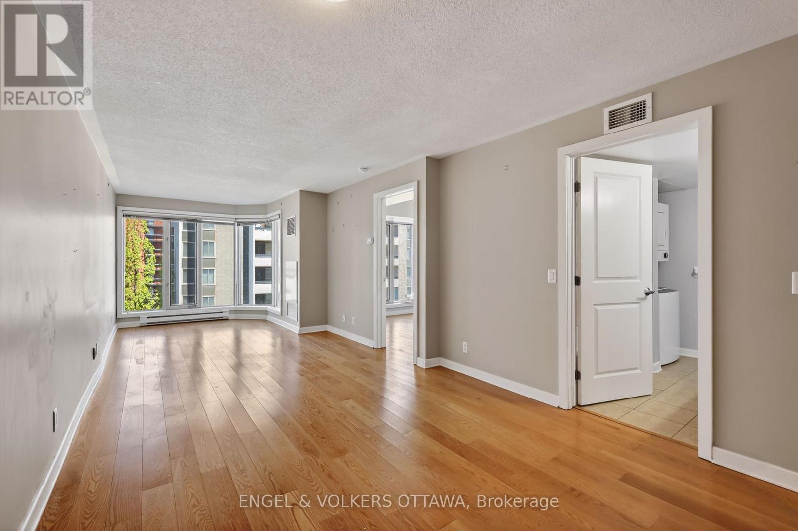 #604 138 SOMERSET STREET W - 15