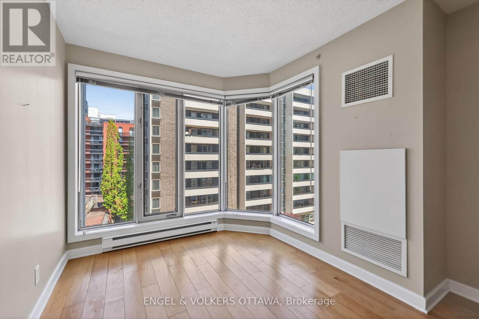 #604 138 SOMERSET STREET W - 16