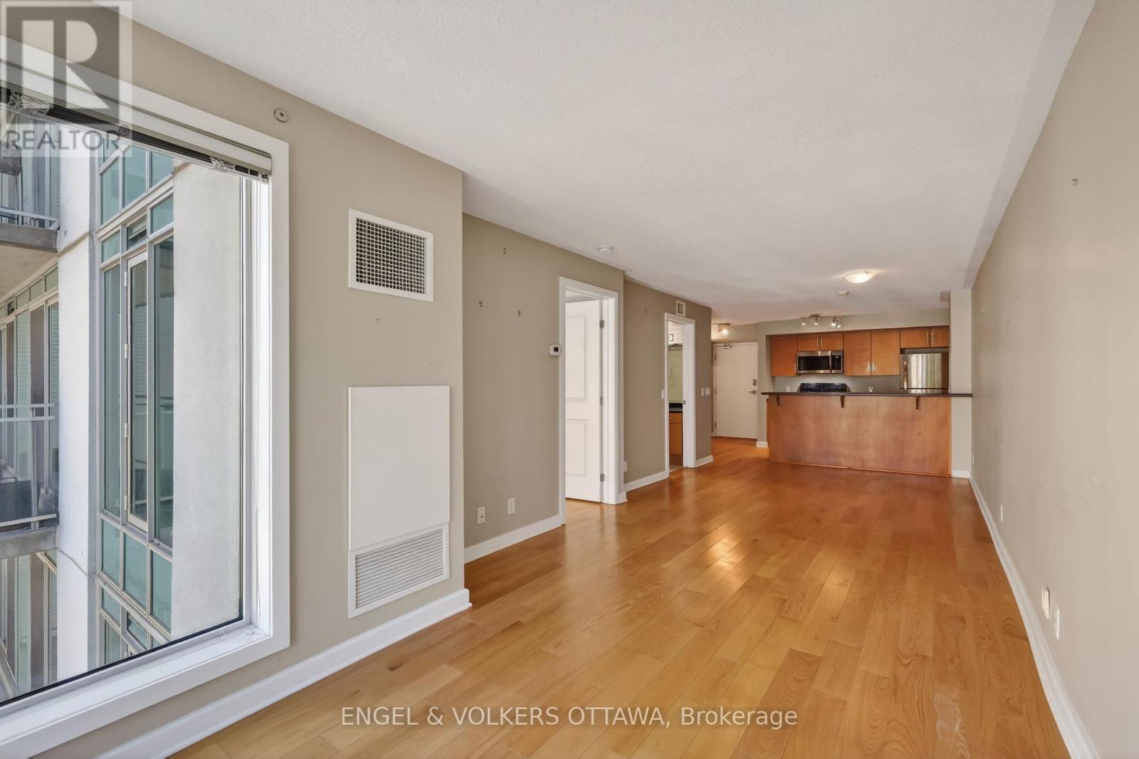#604 138 SOMERSET STREET W - 17