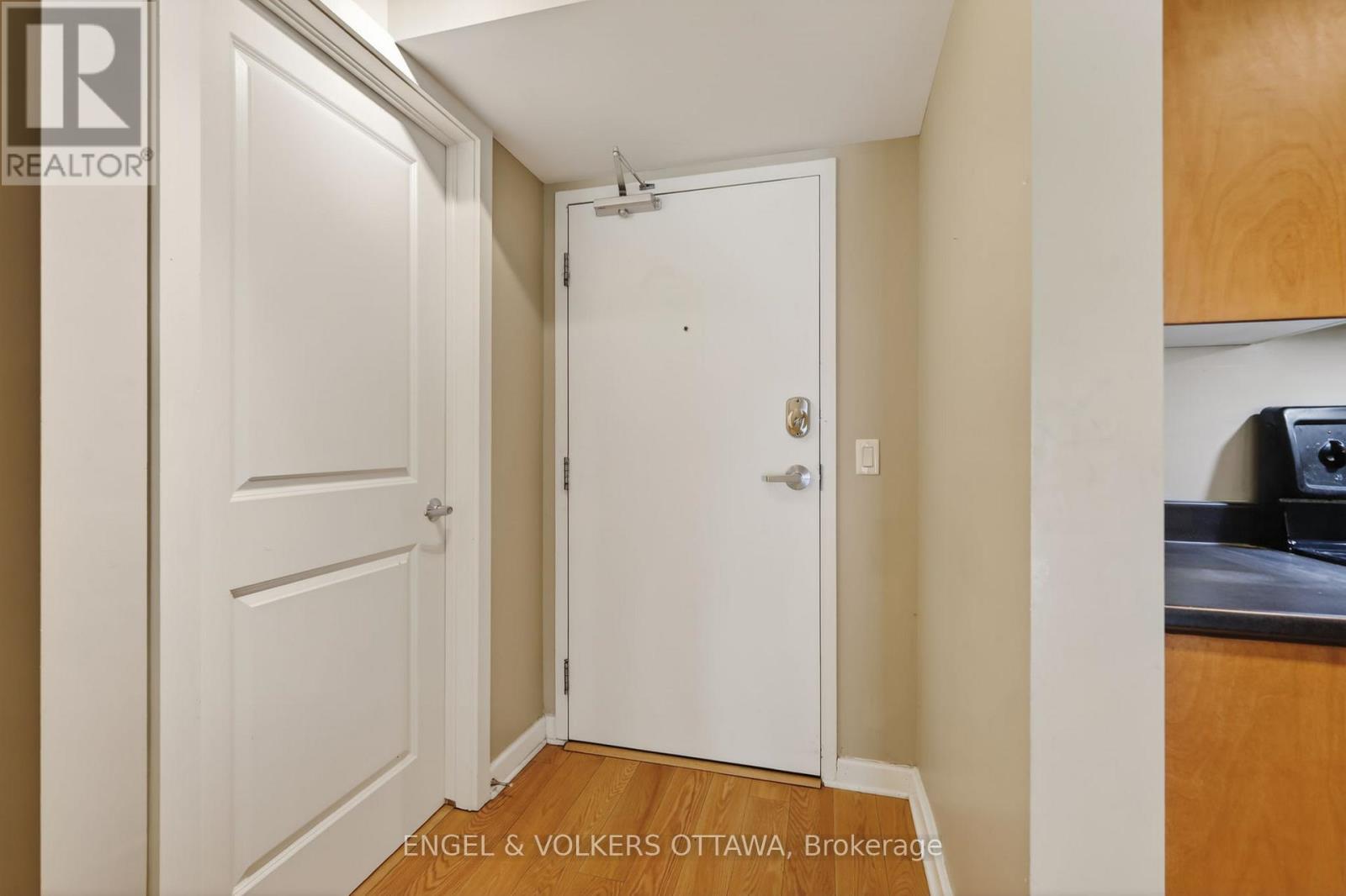 #604 138 SOMERSET STREET W - 2