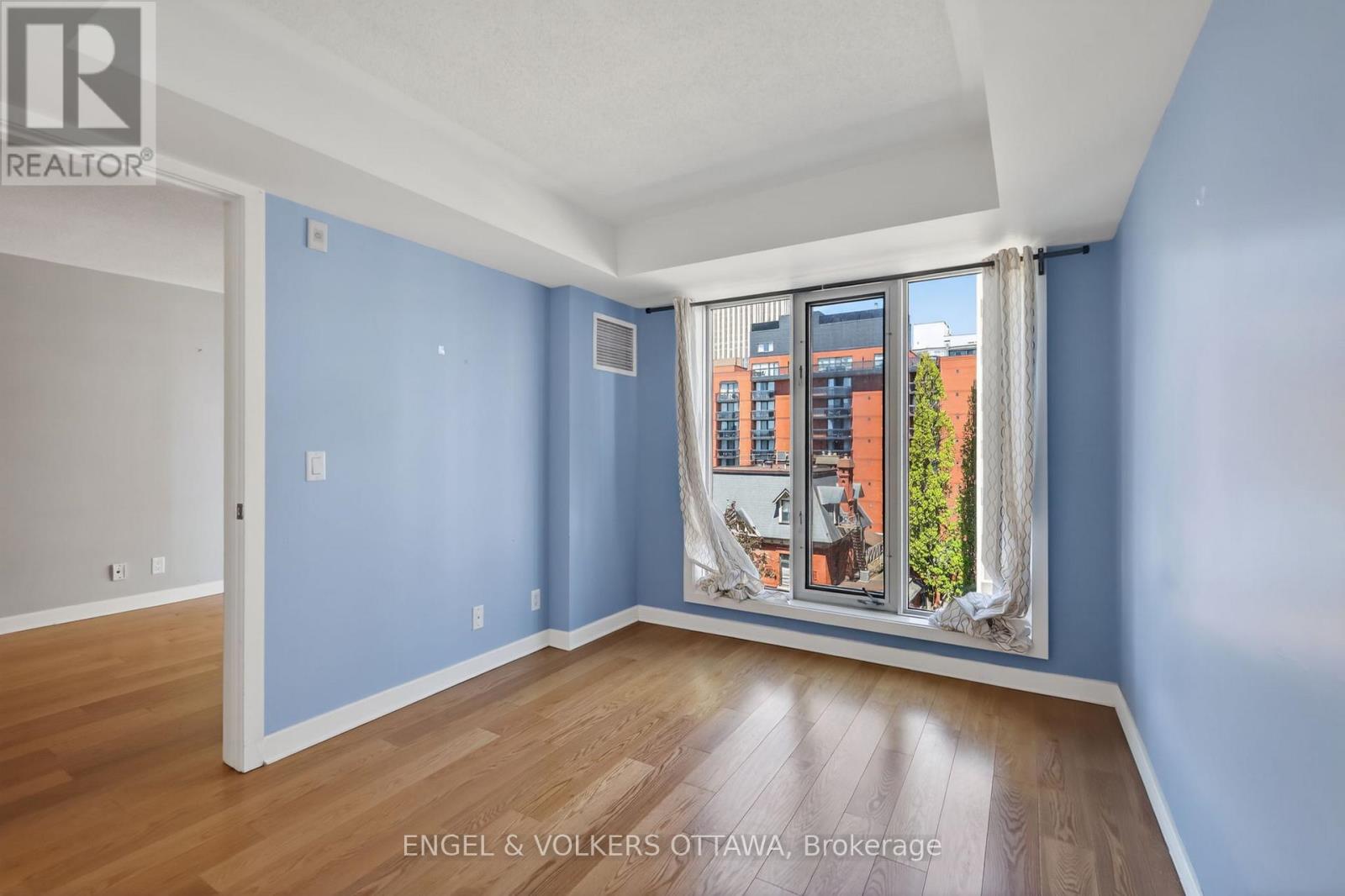 #604 138 SOMERSET STREET W - 20