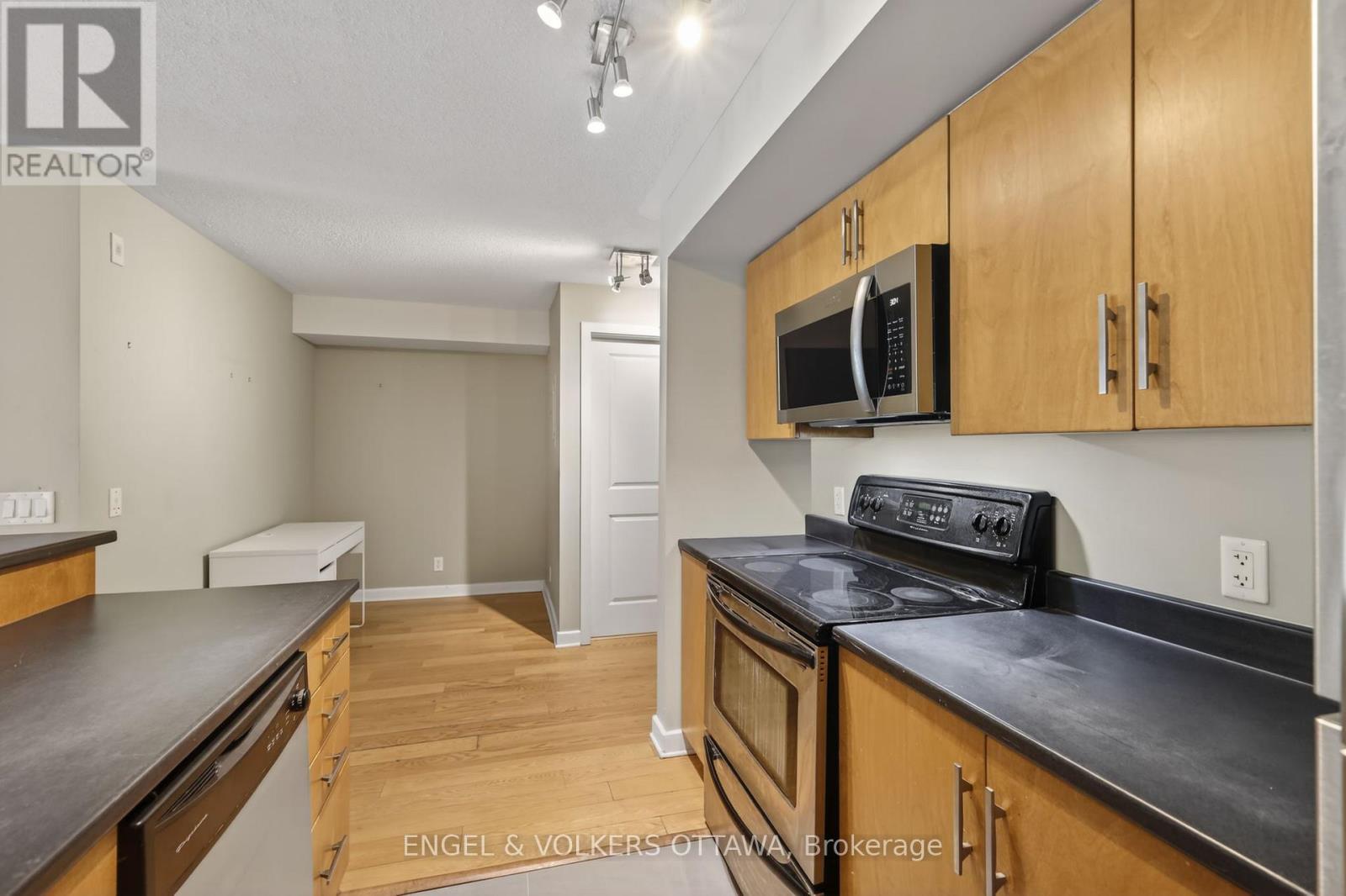 #604 138 SOMERSET STREET W - 9