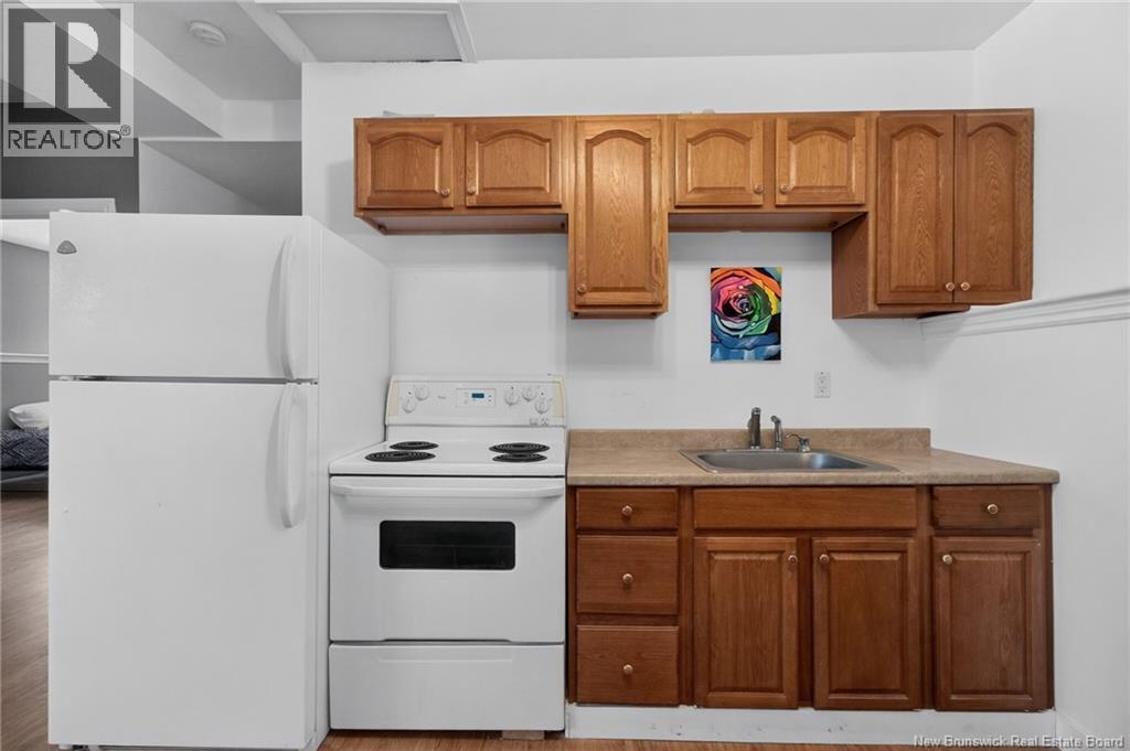 23 Dr. Lionel Maillet Street - 24