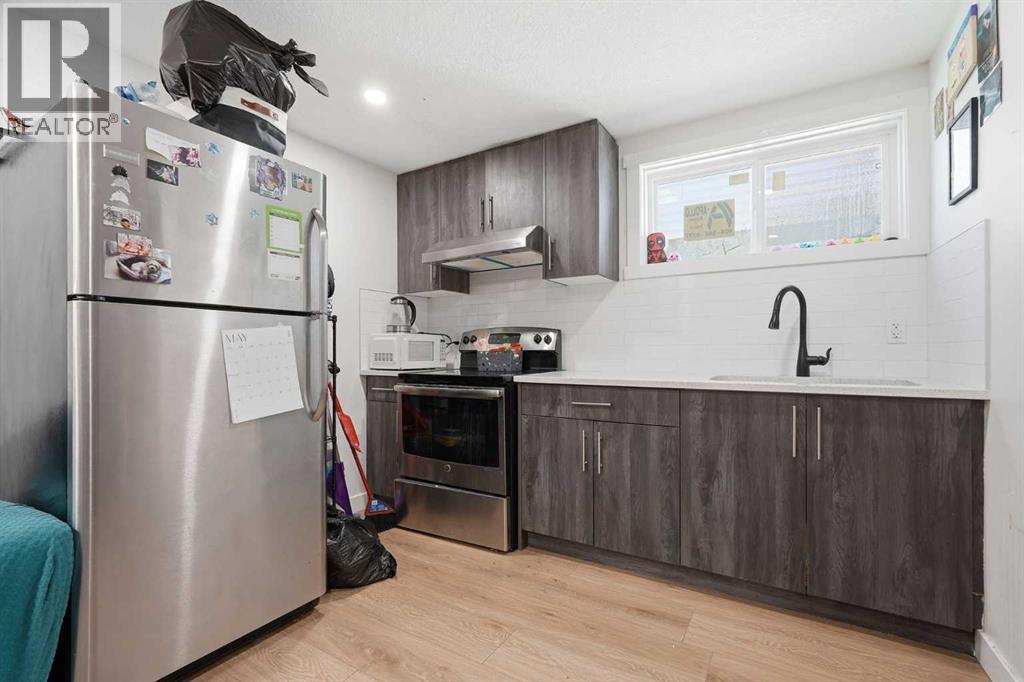 58 Taraglen Road NE - 27