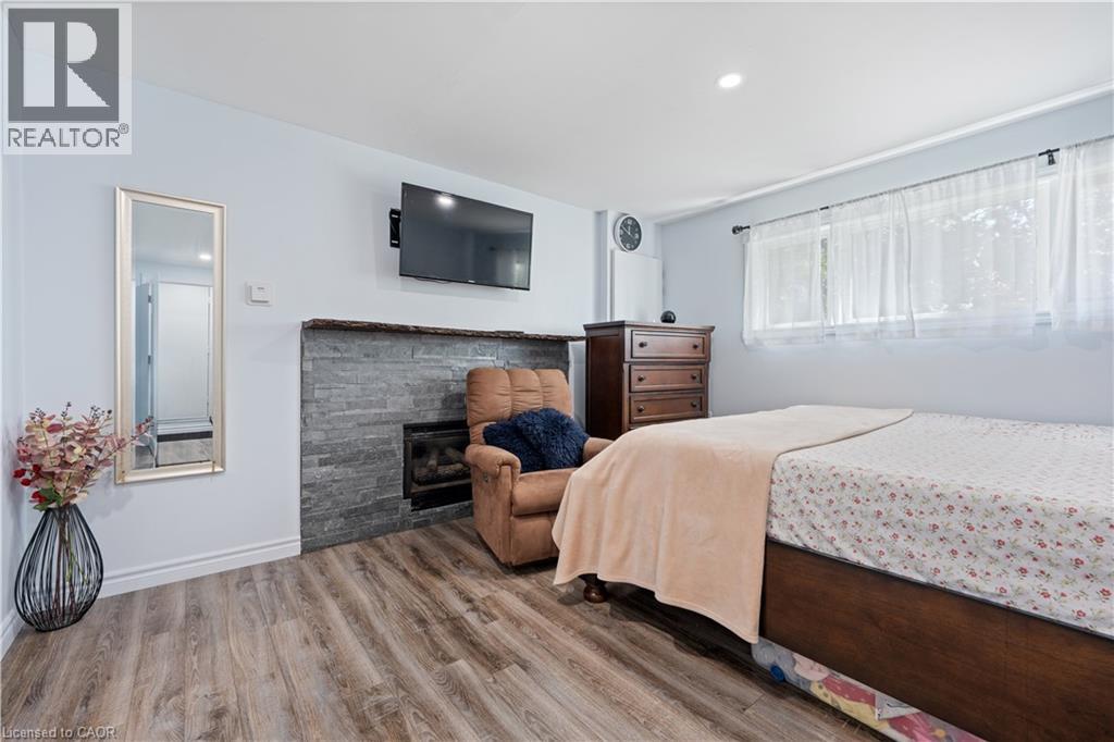 4 BRANT Street - 16