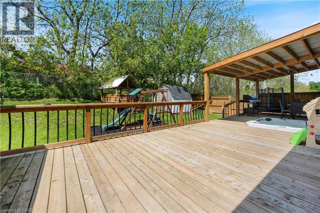 4 BRANT Street - 21
