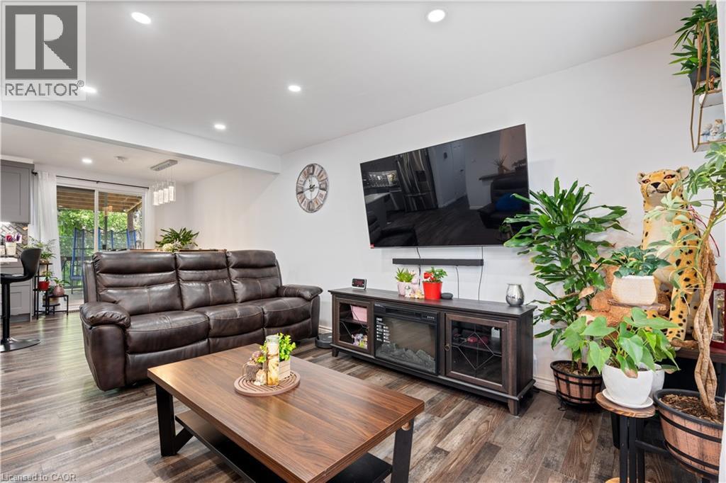 4 BRANT Street - 6
