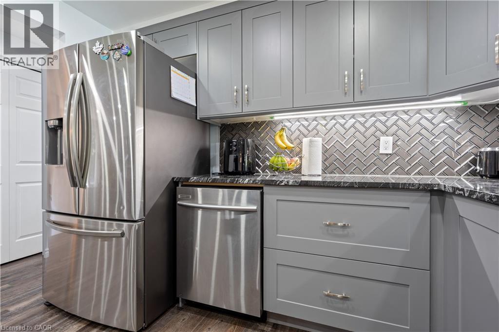 4 BRANT Street - 10