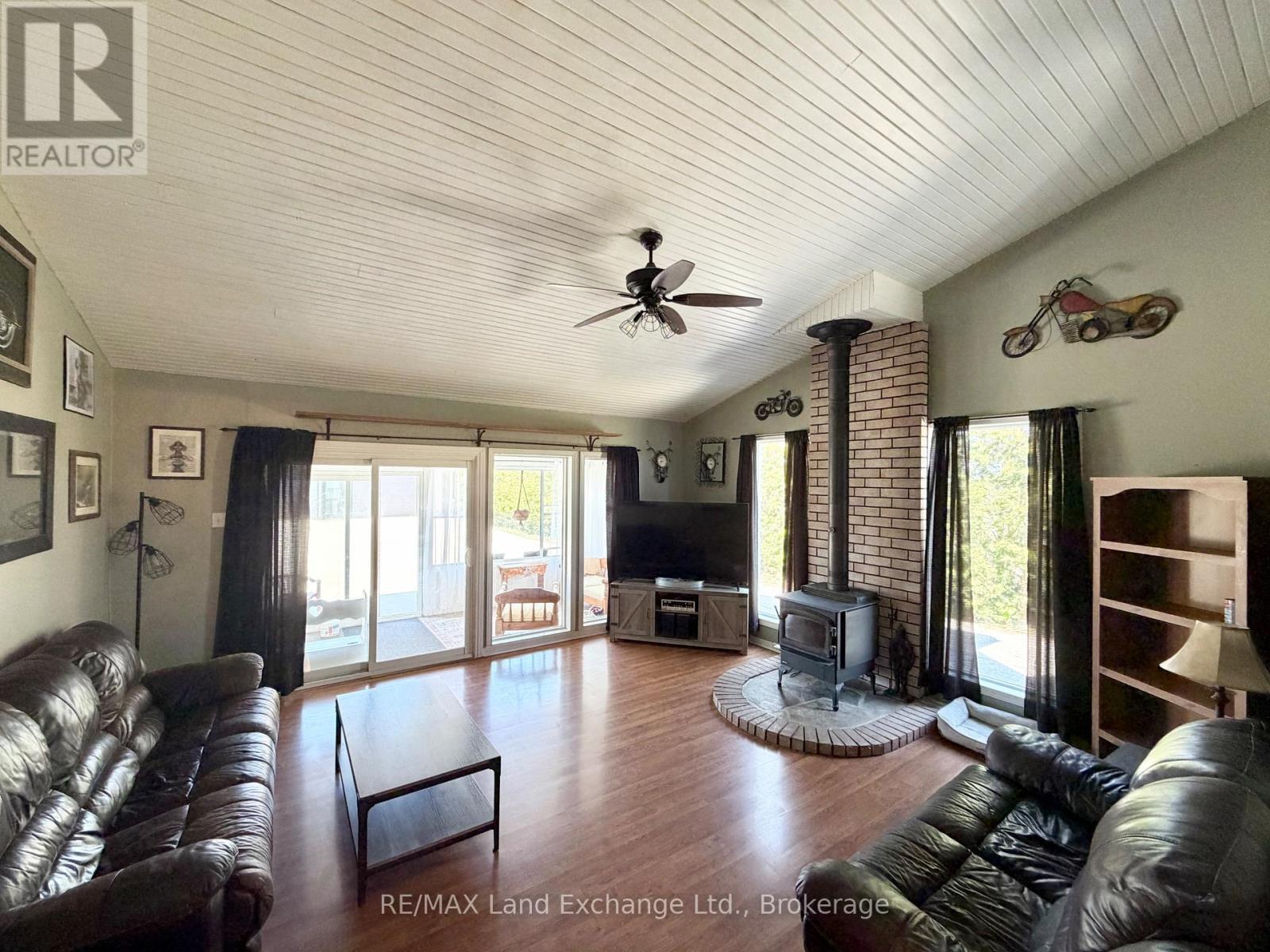 1676 BRUCE-SAUGEEN TOWNLINE - 13