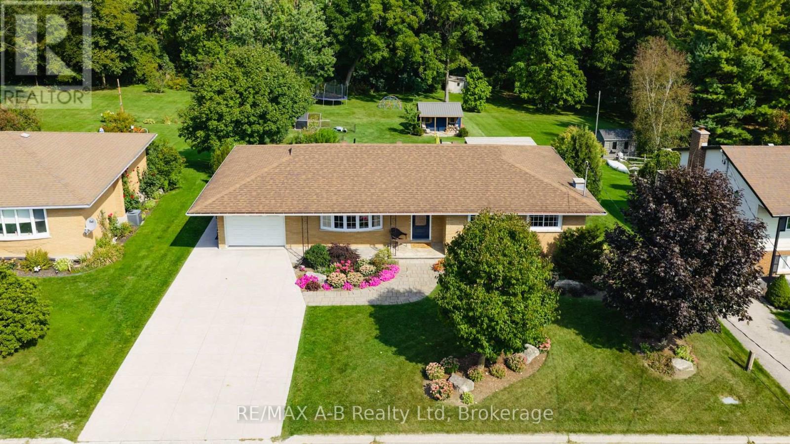 43 WIDDER STREET W - 1