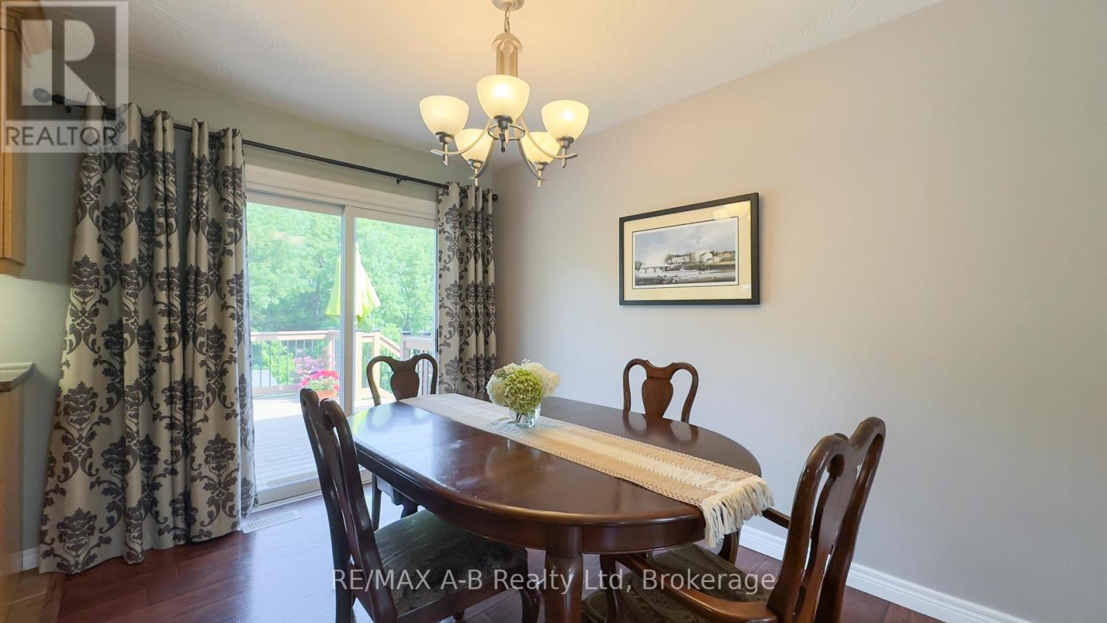 43 WIDDER STREET W - 10