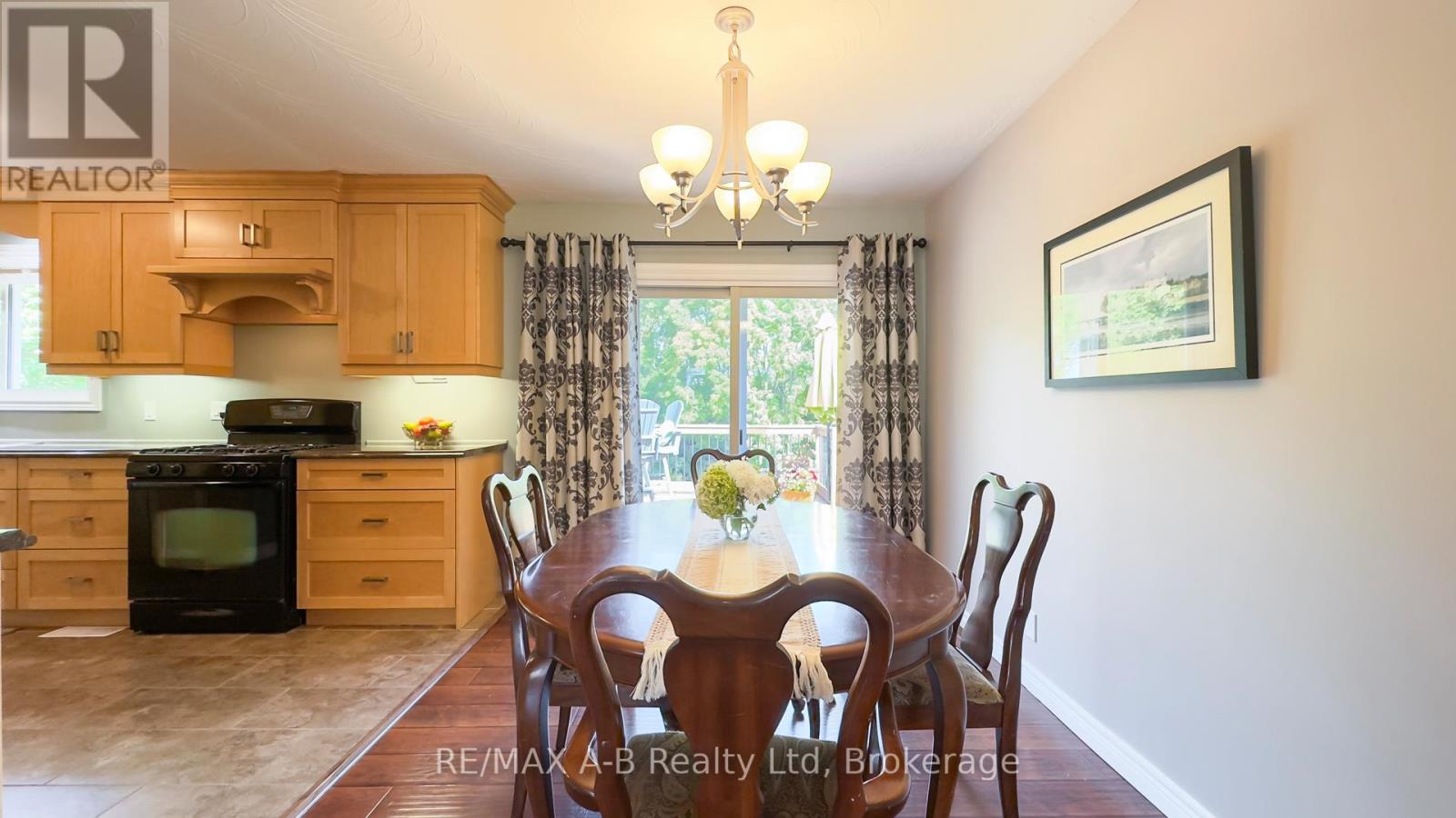 43 WIDDER STREET W - 11