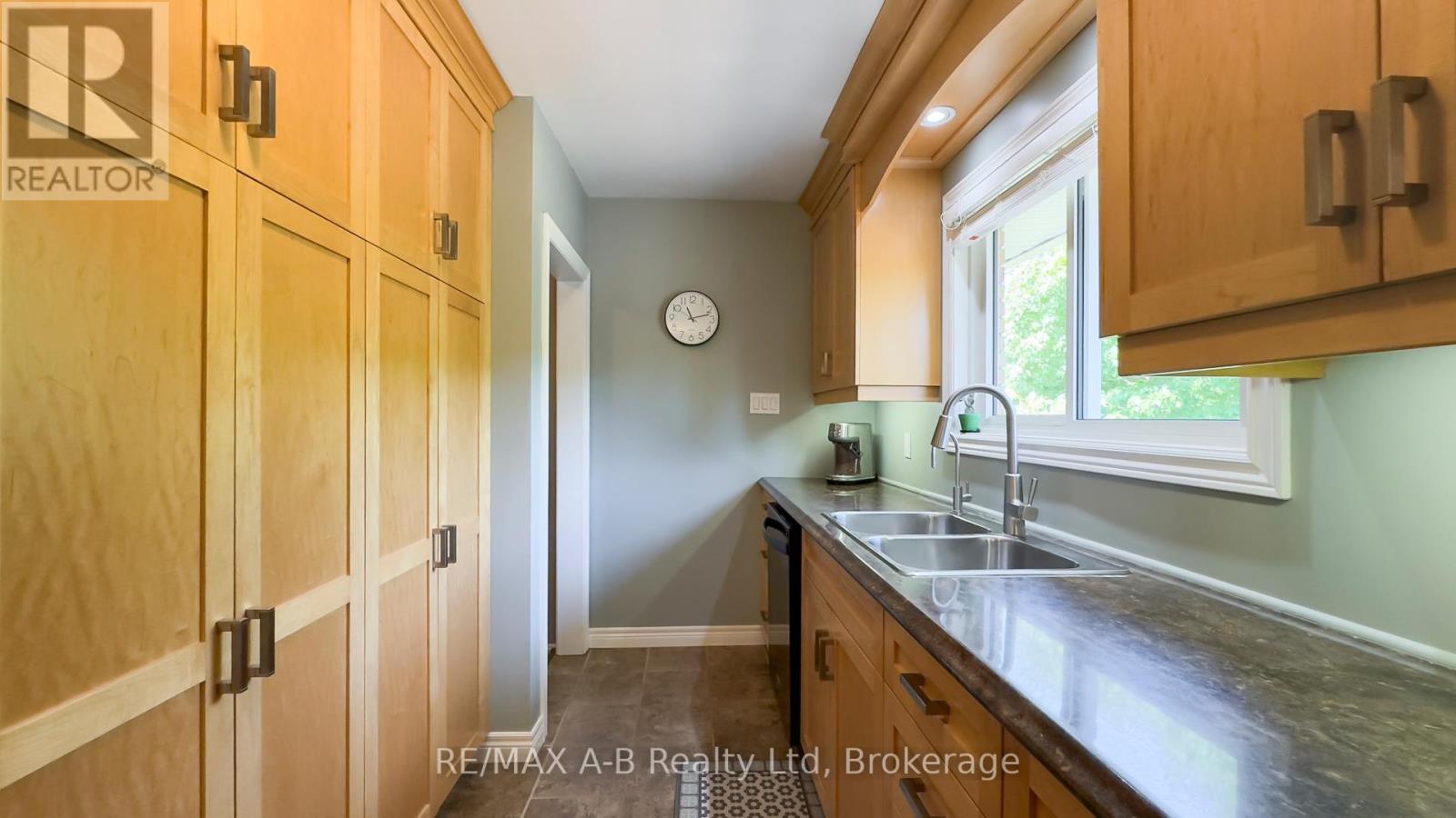 43 WIDDER STREET W - 16