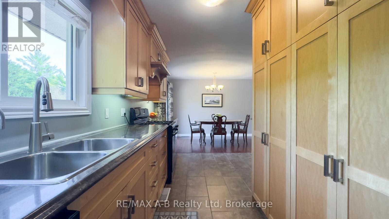 43 WIDDER STREET W - 17