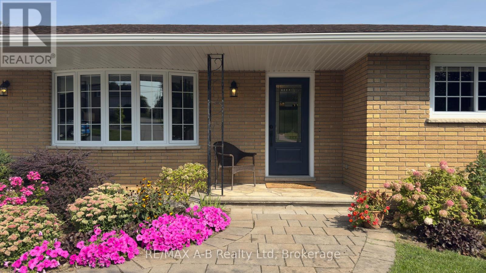 43 WIDDER STREET W - 4