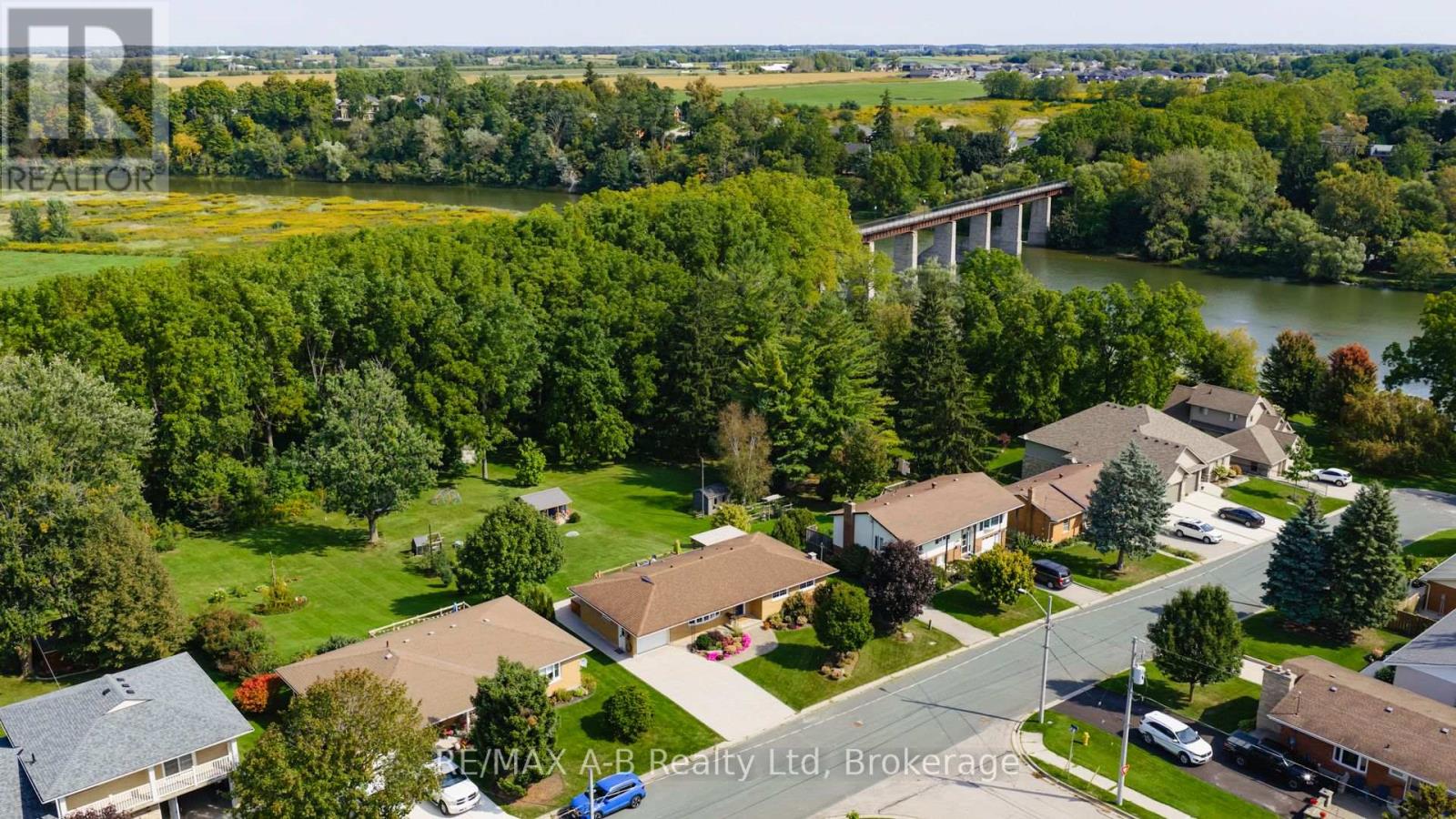 43 WIDDER STREET W - 42