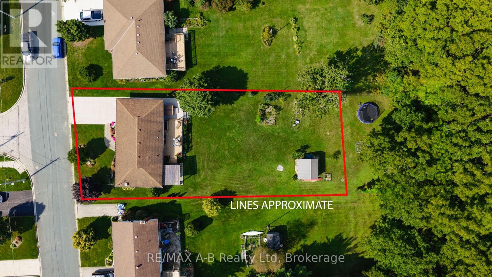 43 WIDDER STREET W - 44