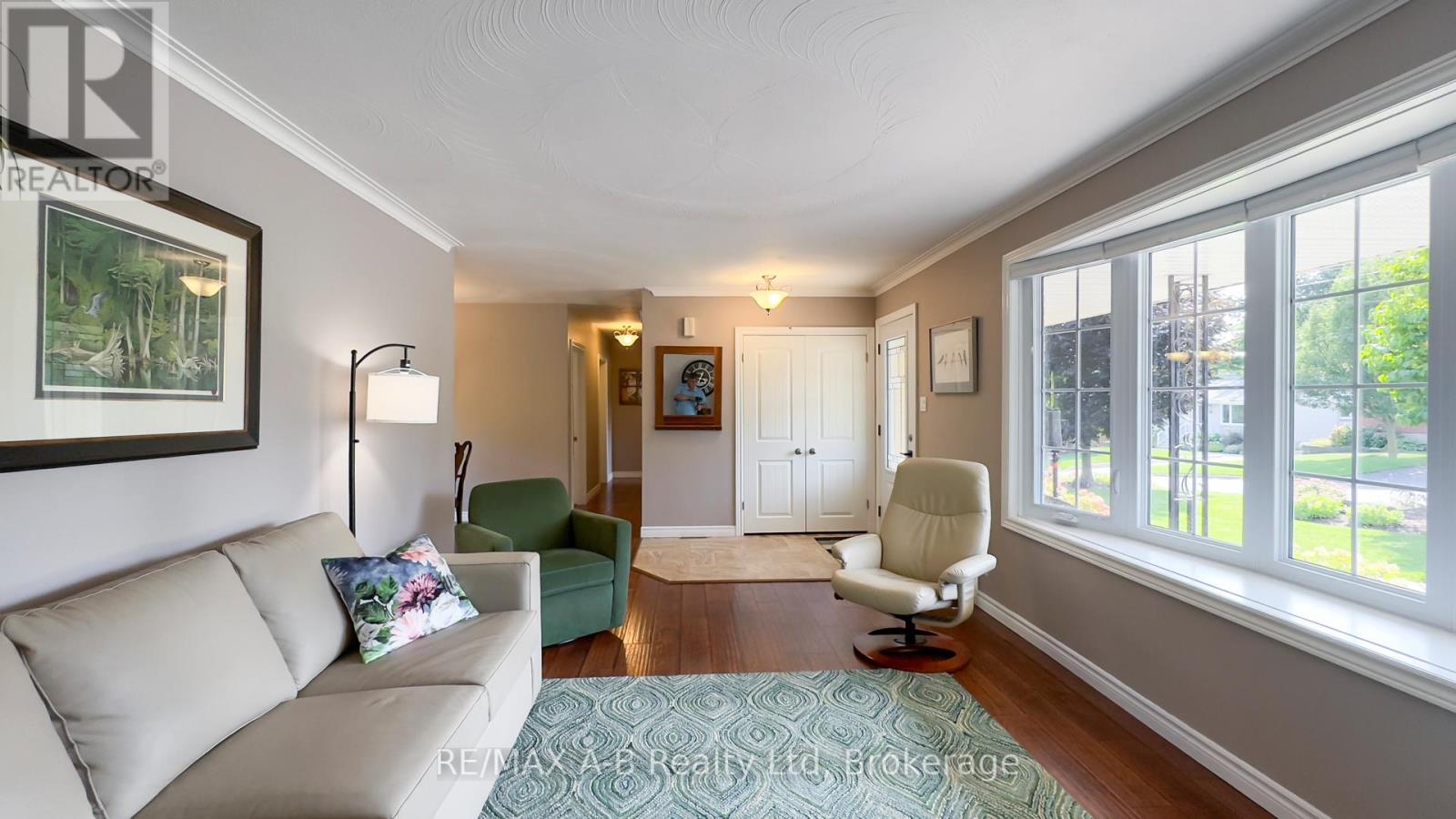 43 WIDDER STREET W - 9