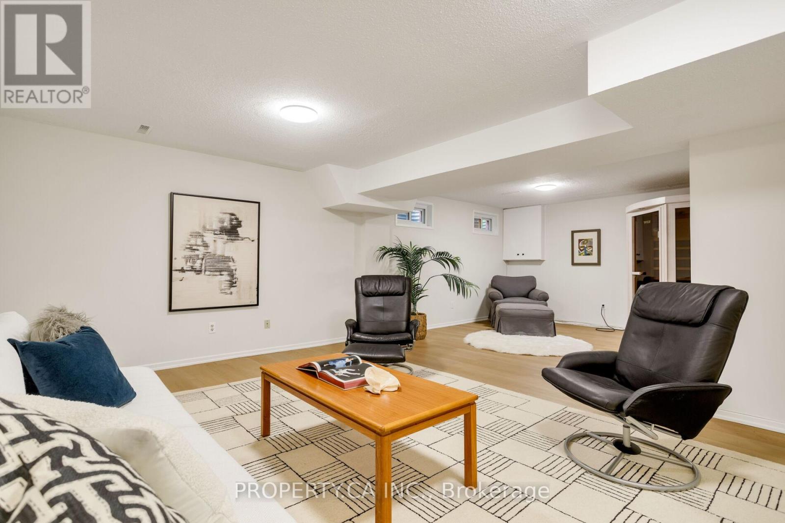 32 CRIMSON MILLWAY - 30