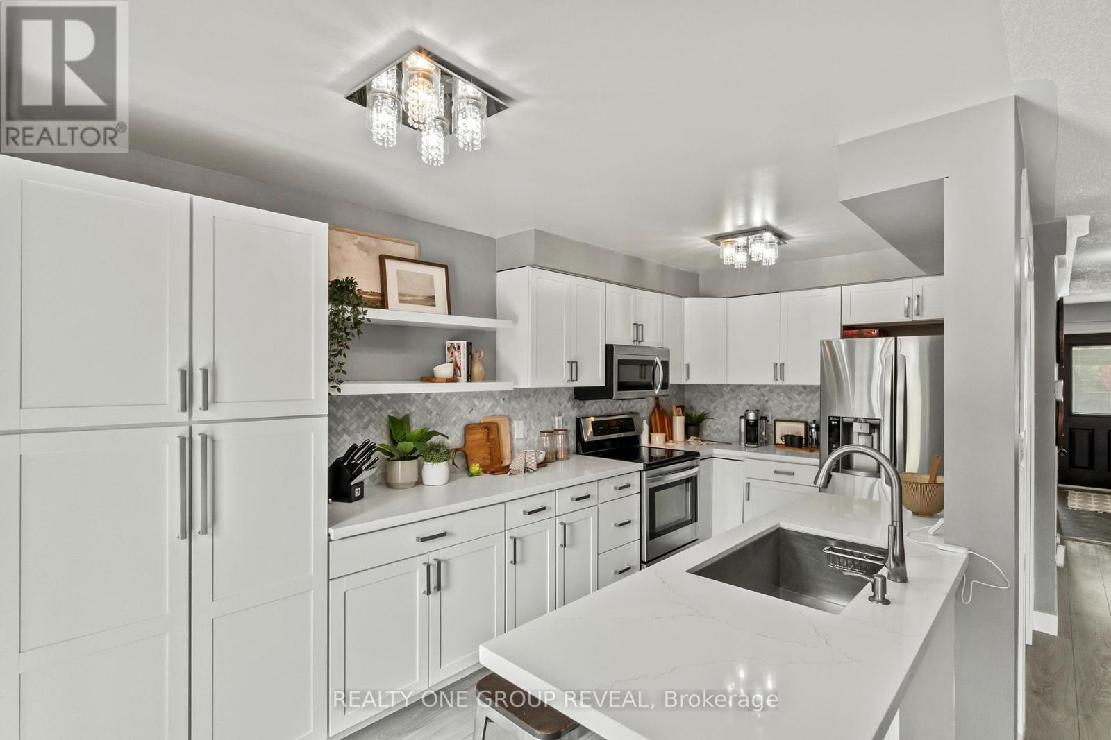 77 WILKINS CRESCENT - 12