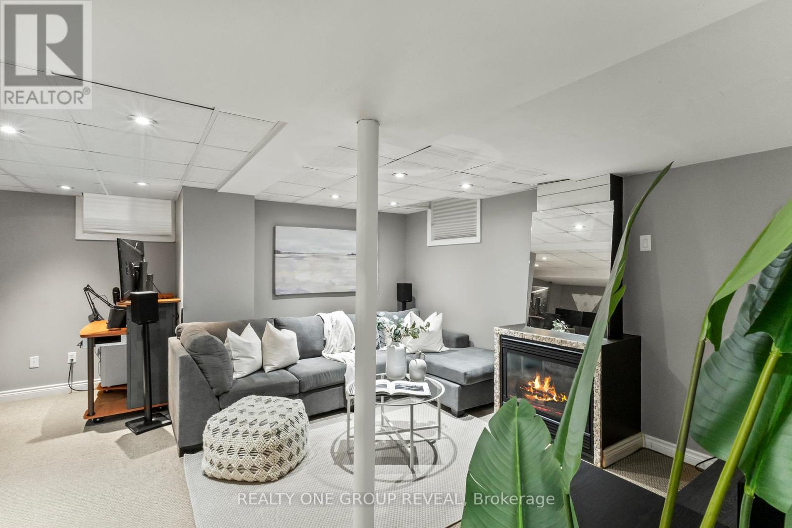 77 WILKINS CRESCENT - 29