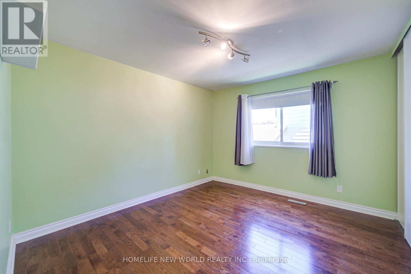 42 HAMILTON HALL DRIVE - 21
