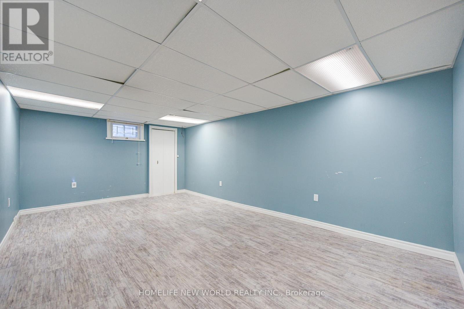 42 HAMILTON HALL DRIVE - 37