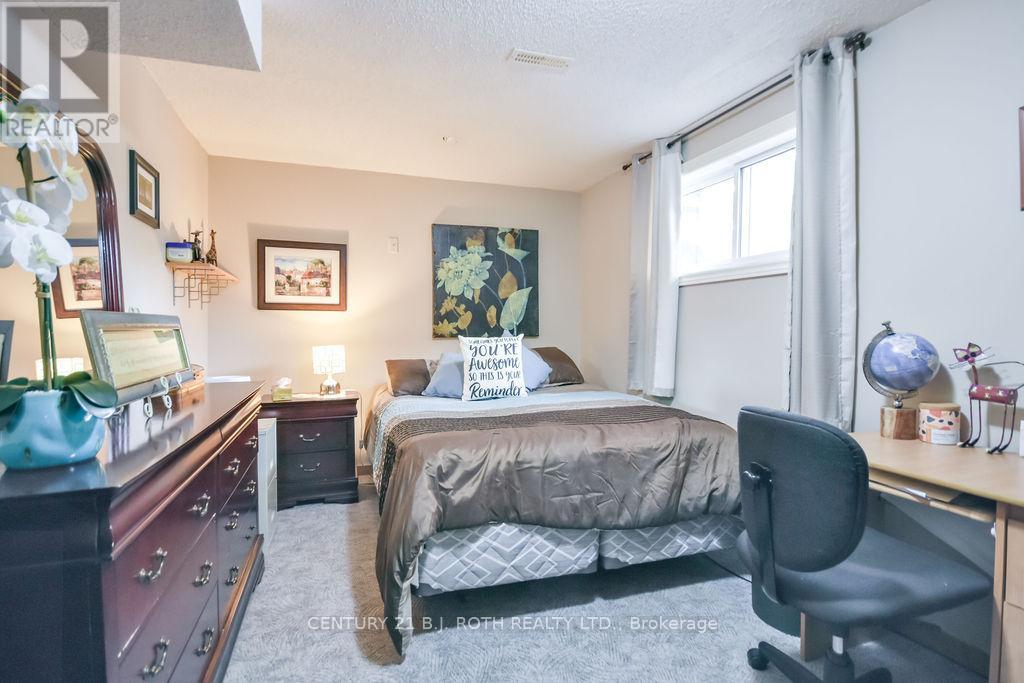 27 BRANDON CRESCENT - 29