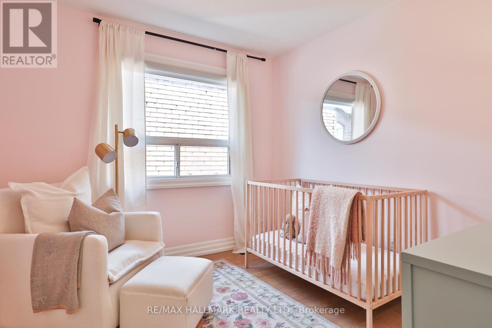 144 BOON AVENUE - 32
