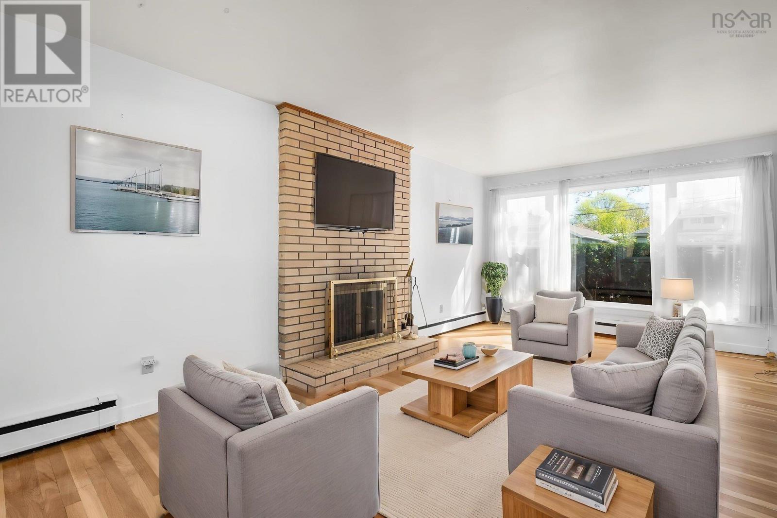 876 Bridges Street - 4