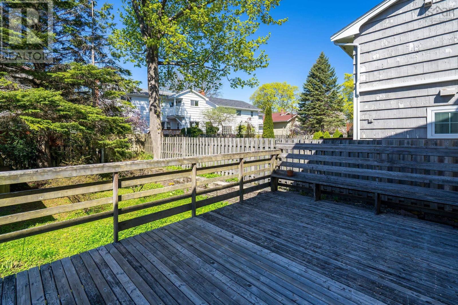 876 Bridges Street - 36