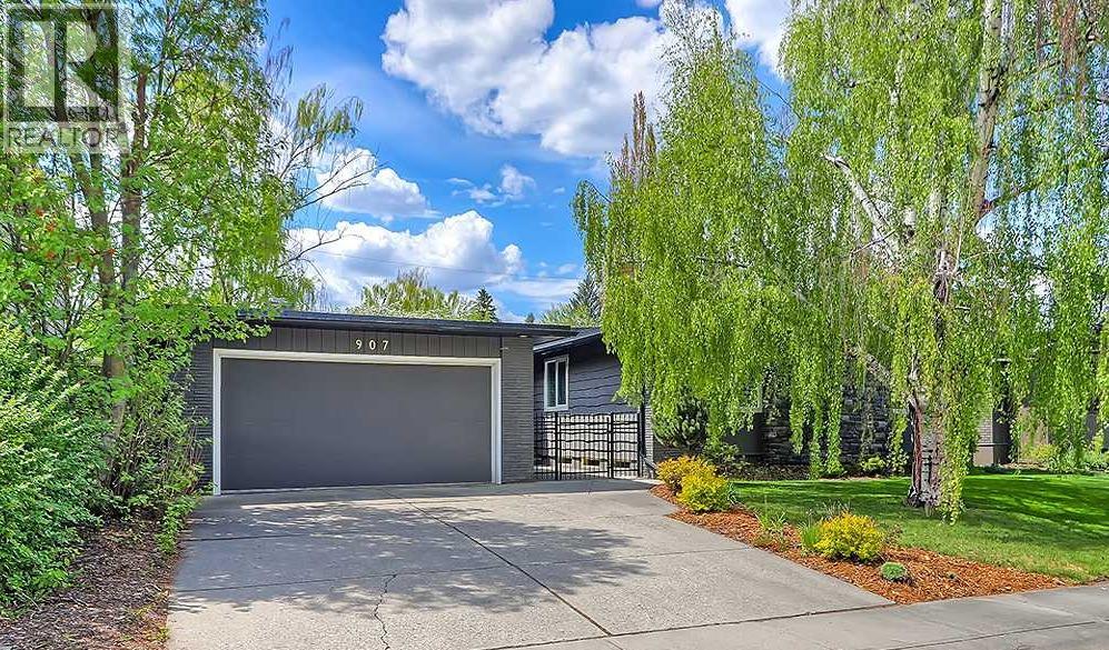 907 Kerfoot Crescent SW - 1